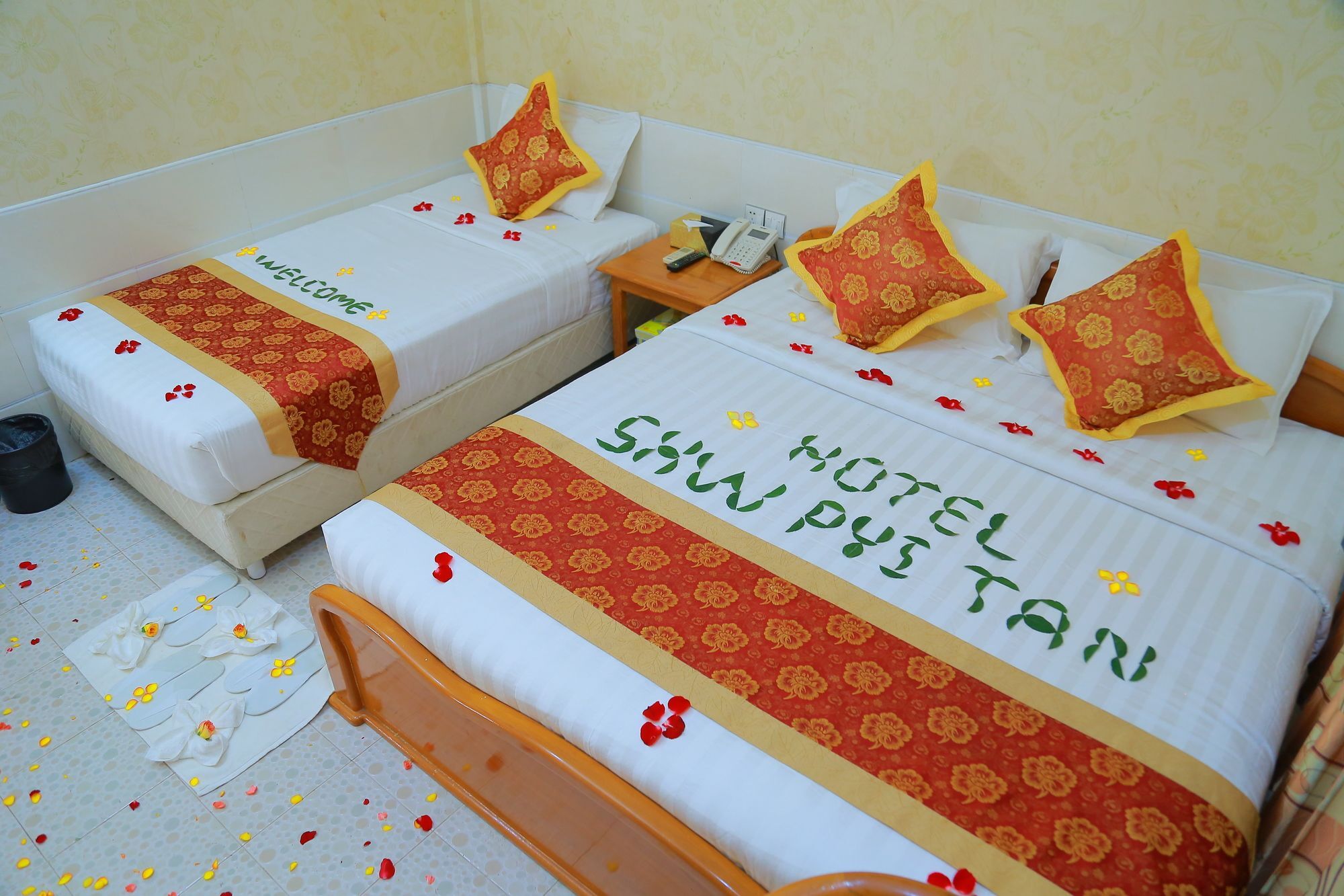 Hotel Shwe Pyi Tan Mandalay Exterior foto